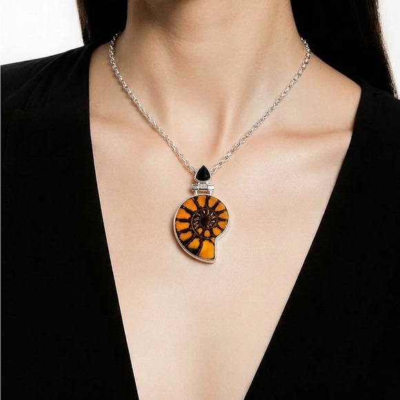 Ammonite & Onyx Necklace - Picture 2 of 13